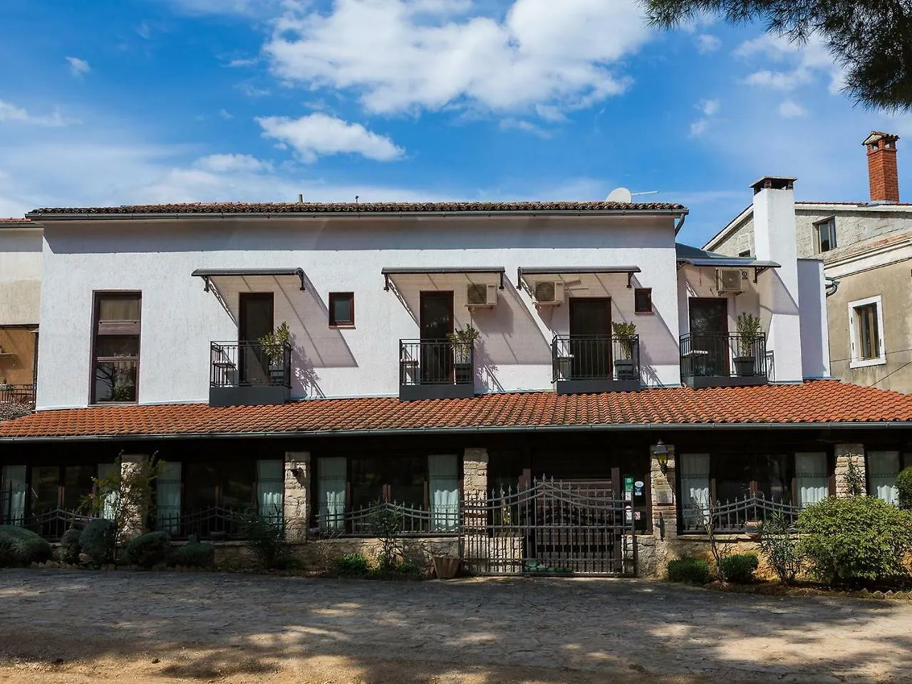 Apartments Vesna 3*, Funtana